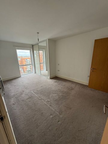 2 Bed Flat, Centenary Plaza, SO19 - Photo 3