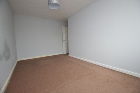 3 Bedroom Mews/Town House - Photo 3