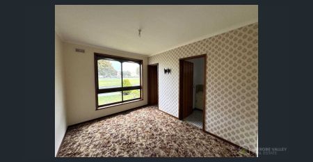 Large place to call home - Photo 2