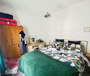 2 bedroom end of terrace house to rent - Photo 4