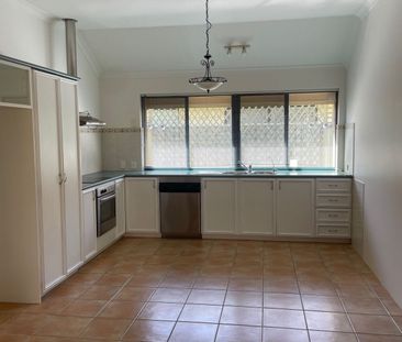 NEAT & TIDY FAMILY HOME! - Photo 1