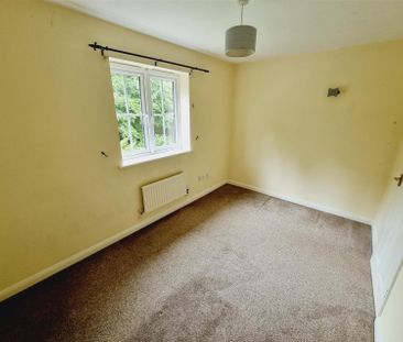 2 Bedroom House to Rent in Larkin Gardens, Higham Ferrers, Northant... - Photo 3