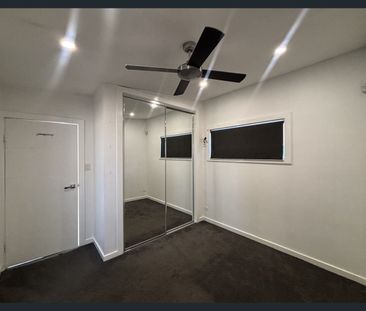 Modern Flat with Air Conditioning - Photo 2