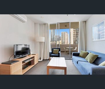 FULLY FURNISHED Convenient living in South Yarra - Photo 1