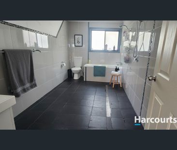 Delightful House - Photo 6