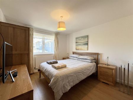 3 bedroom semi-detached house to rent - Photo 4