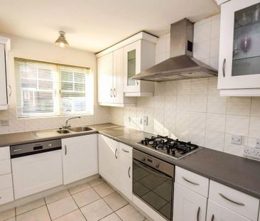 3 bedroom semi-detached house to rent - Photo 6