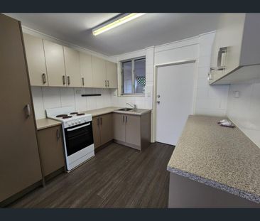2/6 Alfred Street, Aitkenvale, Qld 4814 - Photo 6
