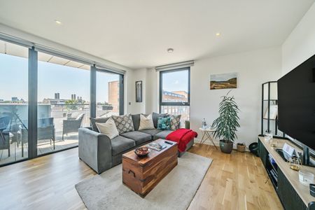 Flat to rent - 4 Hawthorne Crescent, Greenwich, SE10 - Photo 4