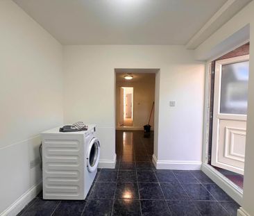 4 bedroom terraced house to rent - Photo 2