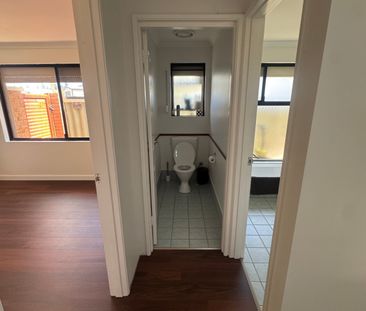 Port Kennedy - Photo 6