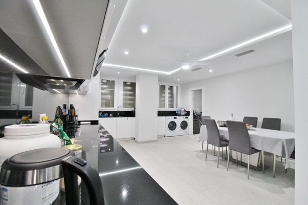 6 room luxury Apartment for rent in Alicante, Valencia - Photo 1