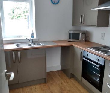 1 bedroom semi-detached house to rent - Photo 2