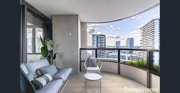 Stunning Modern 3 Bedroom Apartment With Resort Style Facilities & Optional Full Furnishings - Photo 1