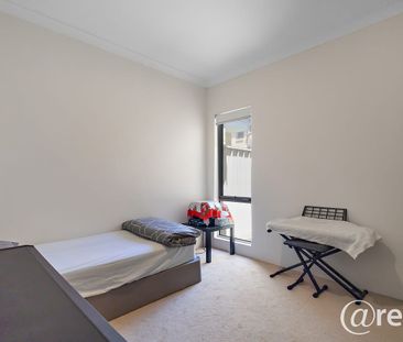 Lovely Modern House in great Location! - Photo 5