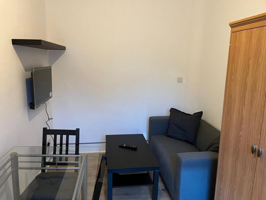 1 Bed Flat, Bath Street, NG1 - Photo 1