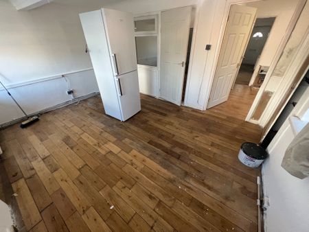 Harlington Road West, Feltham, TW14 0JJ - Photo 5