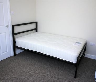 3 bedroom private hall to rent - Photo 5