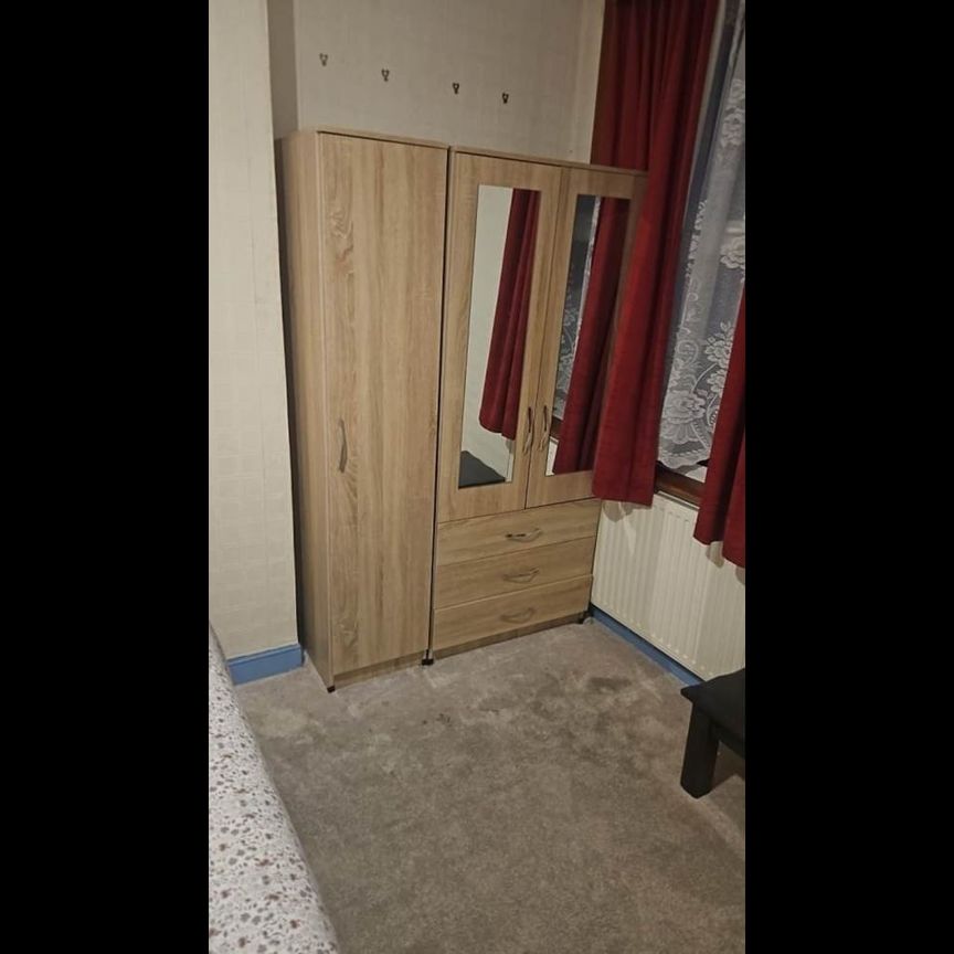 Room in a Shared House, Bromyard Road, B11 - Photo 1