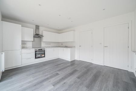 1 bedroom in a house share to rent - Photo 3