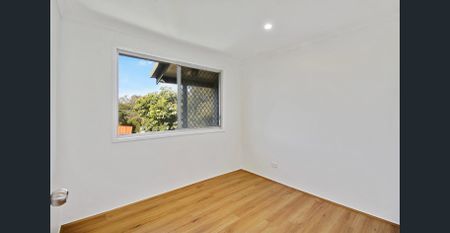 Cozy Dual Family Living in Woodridge, QLD! - Photo 4