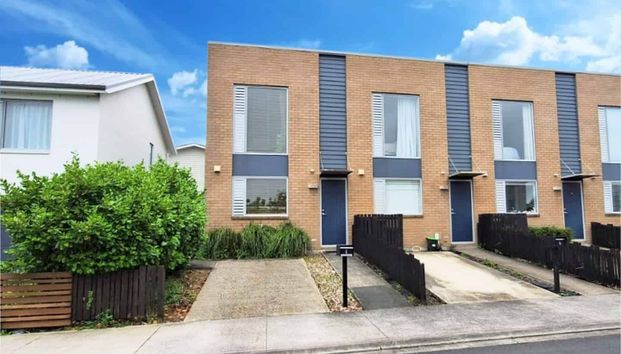 Lovely Townhouse in the Great Hobsonville Community - Photo 1