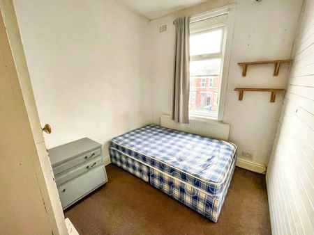 4 bedroom terraced house to rent - Photo 3