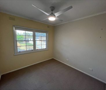 Neat 3-Bedroom Beauty - Photo 2