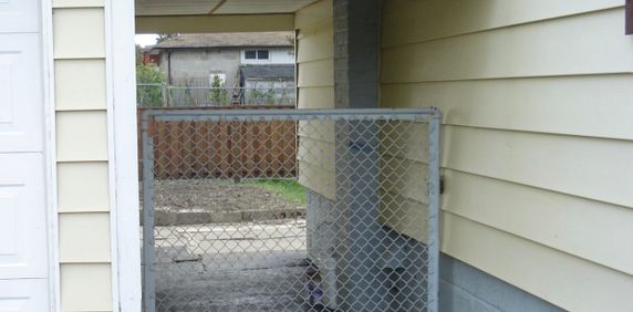 2 story Full House - Photo 2