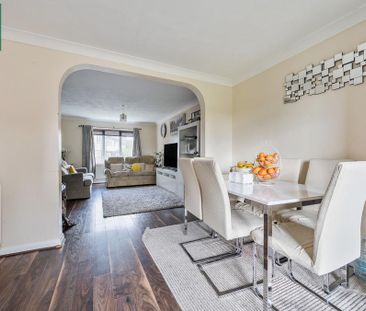 3 bedroom semi-detached house to rent - Photo 6