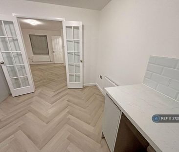 2 bedroom semi-detached house to rent - Photo 6