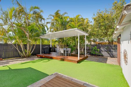 8 Hoben Street, Mitchelton QLD 4053 - House For Rent - $825 | Domain - Photo 2
