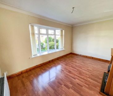 40 Parkland Avenue, Lisburn, BT28 3JP - Photo 2