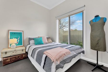 3 BEDROOM FAMILY HOME - Photo 5