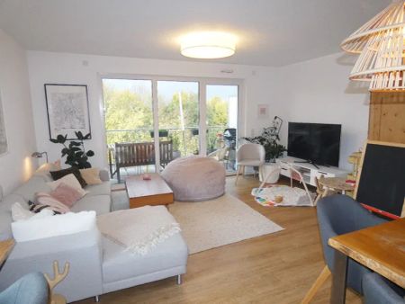 Moderne 4-Zimmer-Dachgeschoss-Wohnung mit Einbauküche und Aufzug im Haus - Photo 5