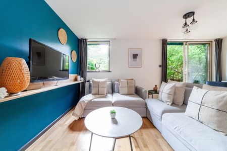 2 Bed Flat, Cape Yard, E1W - Photo 3
