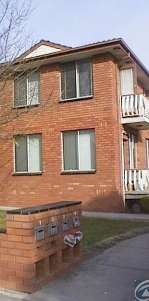RECENTLY RENOVATED TWO BEDROOM FLAT! - Photo 1