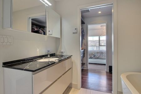 Condo for rent, Montréal (Ville-Marie) - Photo 4