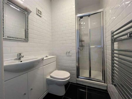 Surfpod Apartments, Henver Road, Newquay, TR7 - Photo 5