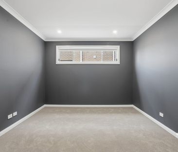 Near New Stunning home - Photo 6