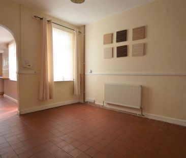 2 bedroom House To Let - Photo 2