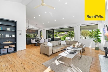 The Ultimate Summer Home - Luxury Family Living (Pool Maintenance Included in Rent) - Photo 2