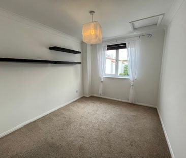 1 bedroom Semi-Detached Bungalow to let - Photo 6