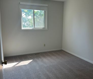 For Lease - 10 Bassett Boulevard Unit# 149, Whitby, Ontario - Photo 5