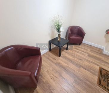 1 bedroom triplex to rent - Photo 3