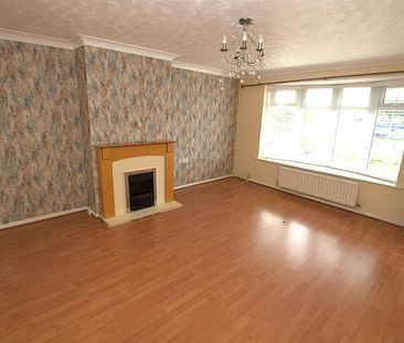 3 bedrooms House for Sale - Photo 2