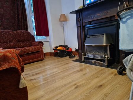 3 Bed End Terrace, Queensland Avenue, CV5 - Photo 2