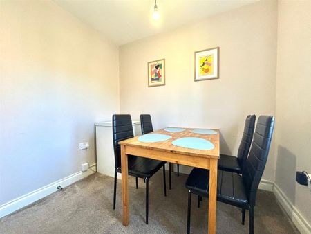 4 bedroom house - townhouse - Photo 5