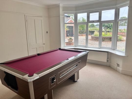 4 bedroom Semi Detached Four Bedroom House to rent - Photo 1