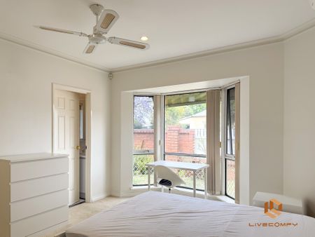 Victoria Park - Photo 2